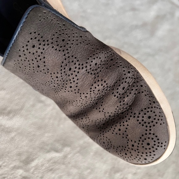 Cole Haan GrandPro Crosscourt Paisley Perforated Slip-On Skater Sneakers GrandOS - Picture 12 of 17